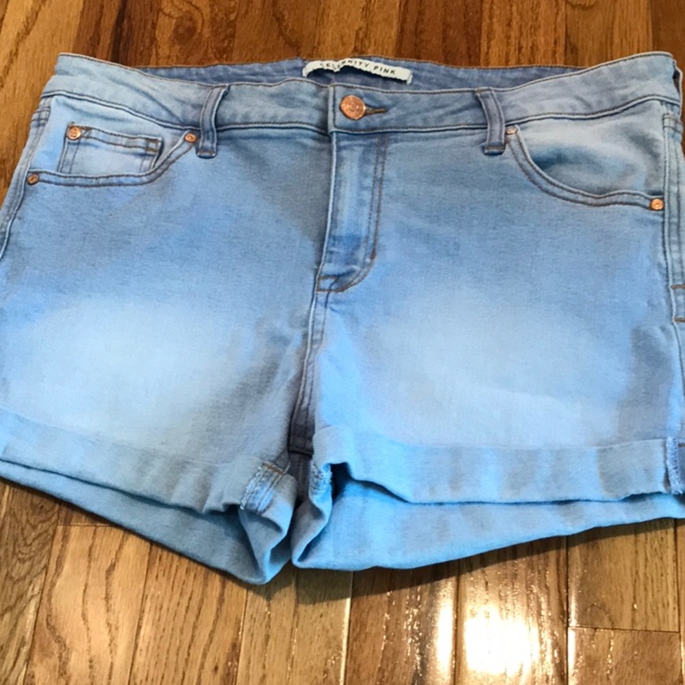 Celebrity Pink~Denim Shorts~🔷